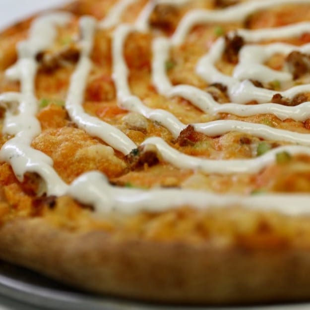 Buffalo Ranch Chicken Pizza (16").