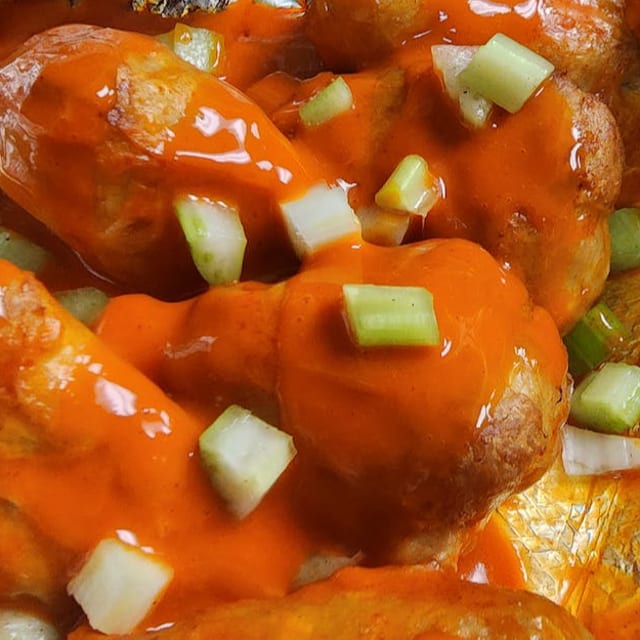 6 Pieces Vegan Korner Buffalo Wings.