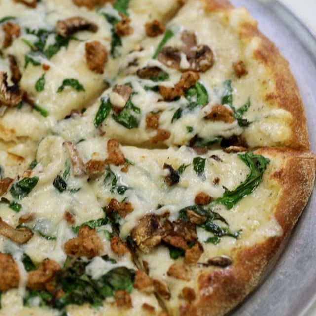 Chicken Alfredo Pizza (16").