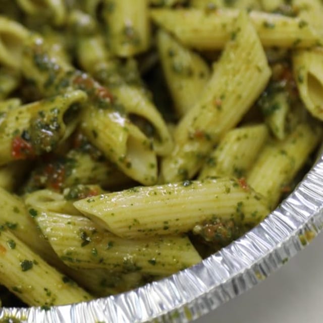Pesto Pasta (9" Regular).